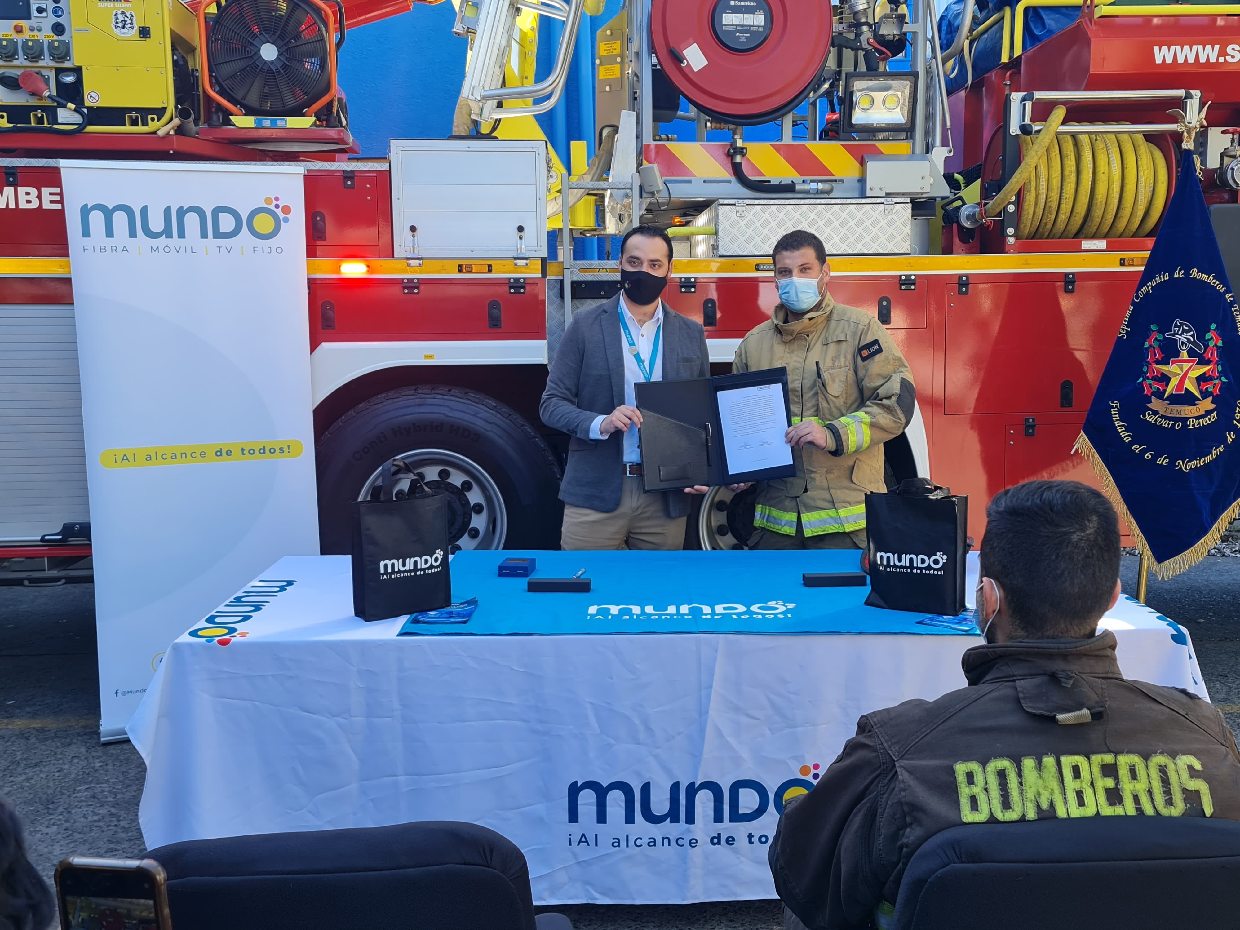 banner Mundo entregó internet gratis a bomberos de la Araucanía