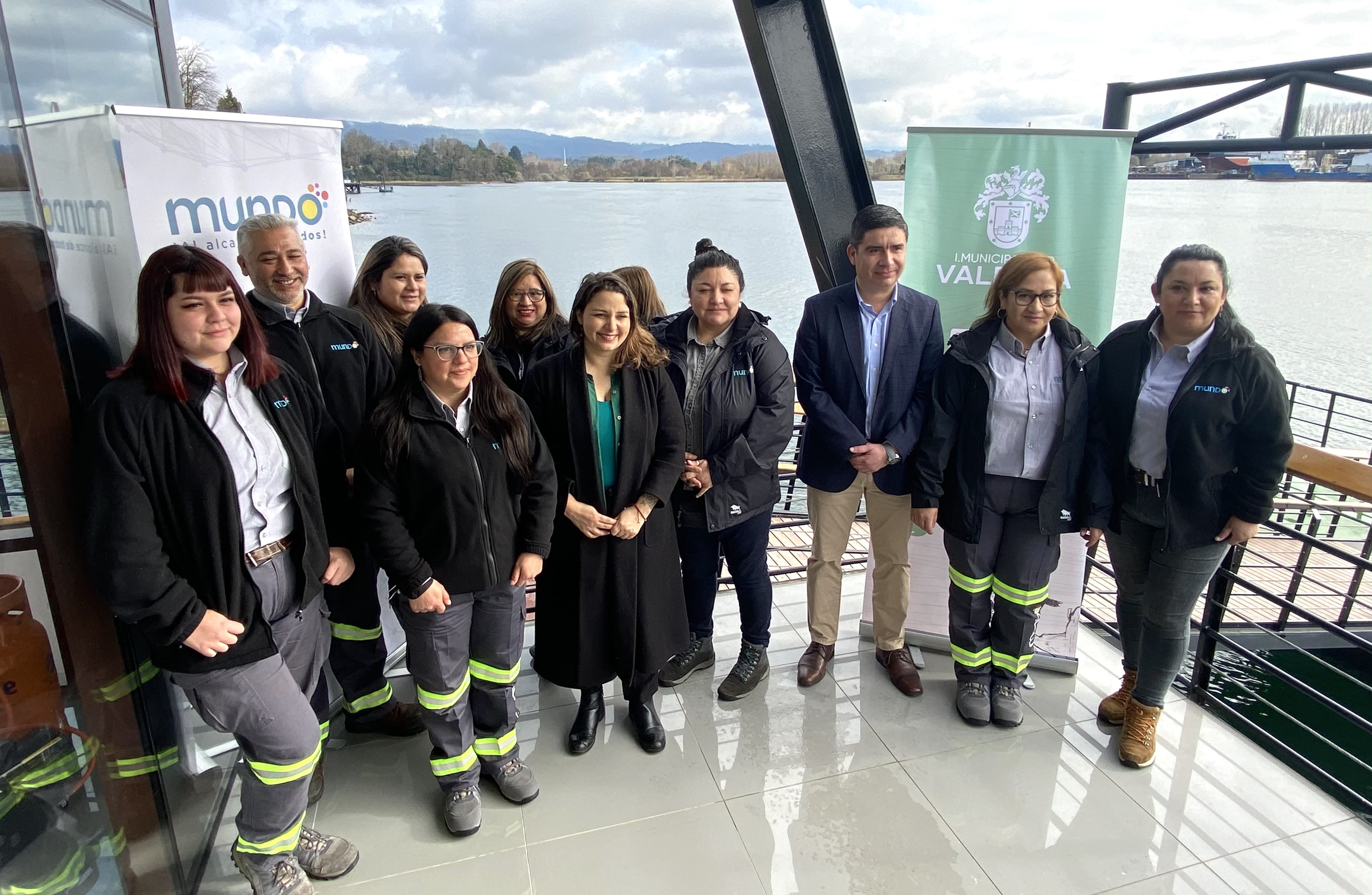 banner Mundo Telecomunicaciones presentó la primera cuadrilla femenina de técnicas en instalación de Valdivia