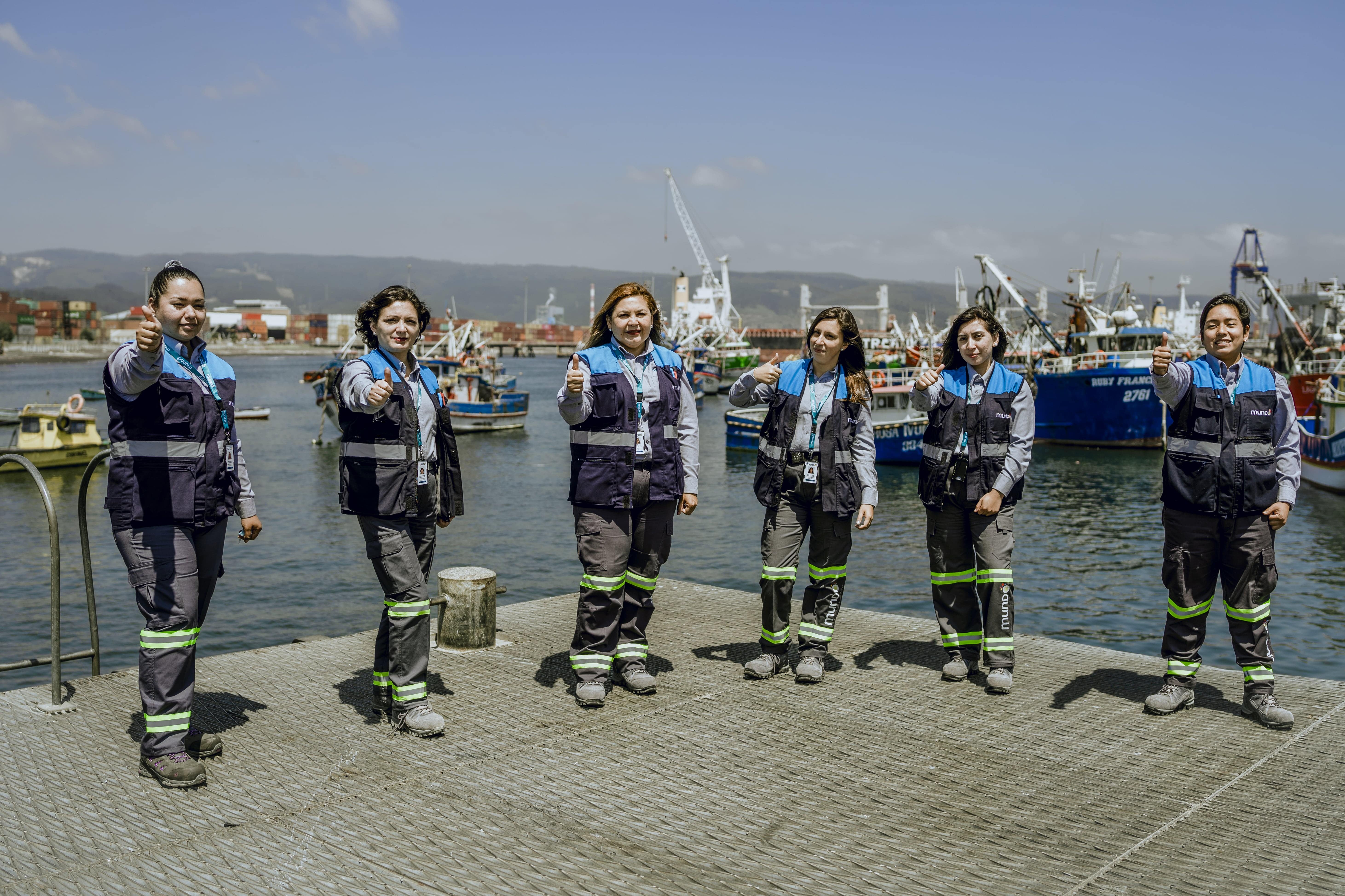 banner Mundo Telecomunicaciones destaca a la única cuadrilla de mujeres técnicas en instalación de fibra óptica en Chile