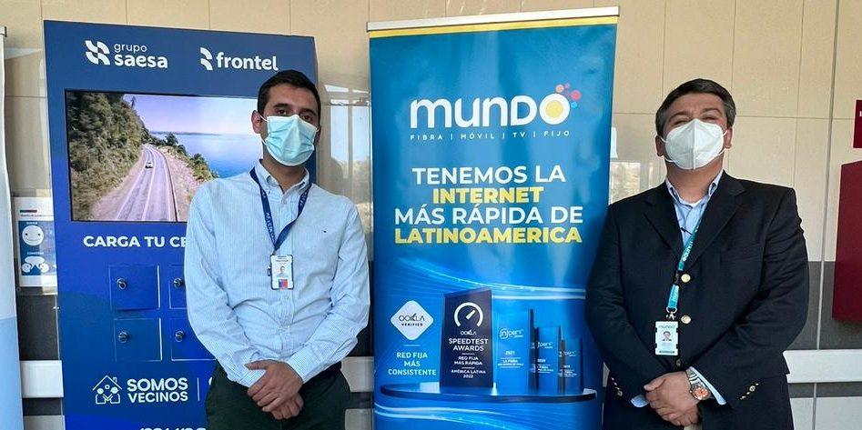 banner Frontel en alianza con MUNDO, inauguraron TOTEM de carga de celulares en el Hospital de Laja
