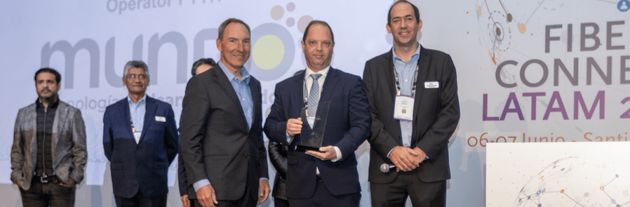 banner MUNDO Telecomunicaciones fue premiada como la OPERADORA DEL AÑO por Asociación de Fibra Óptica Internacional